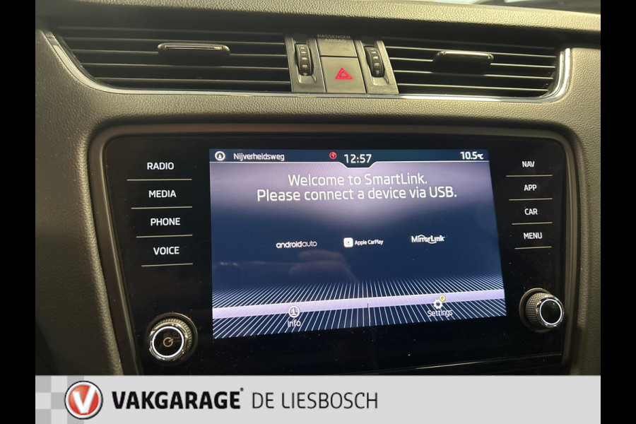 Škoda Octavia Combi 1.5 TSI Greentech Sport Business / automaat / camera / clima / trekhaak