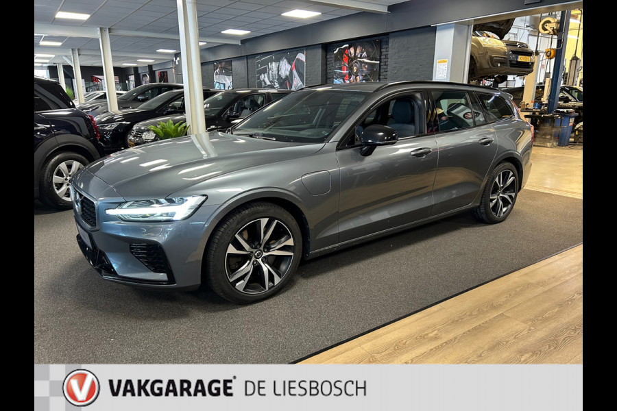 Volvo V60 2.0 T8 Twin Engine AWD R-Design 300pk / Leder / camera / trekhaak / Harman-Kardon