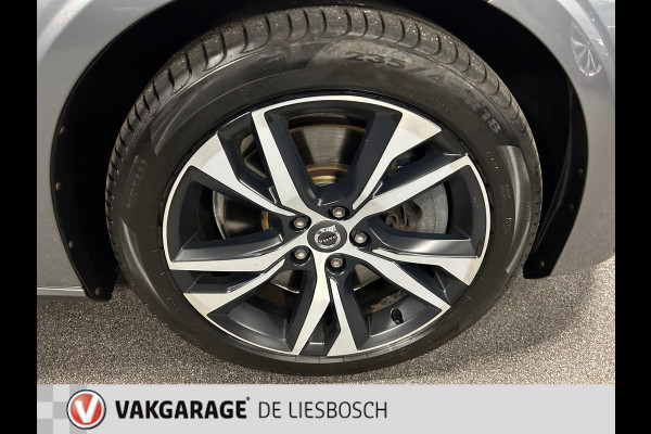 Volvo V60 2.0 T8 Twin Engine AWD R-Design 300pk / Leder / camera / trekhaak / Harman-Kardon