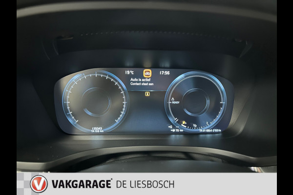 Volvo V60 2.0 T8 Twin Engine AWD R-Design 300pk / Leder / camera / trekhaak / Harman-Kardon