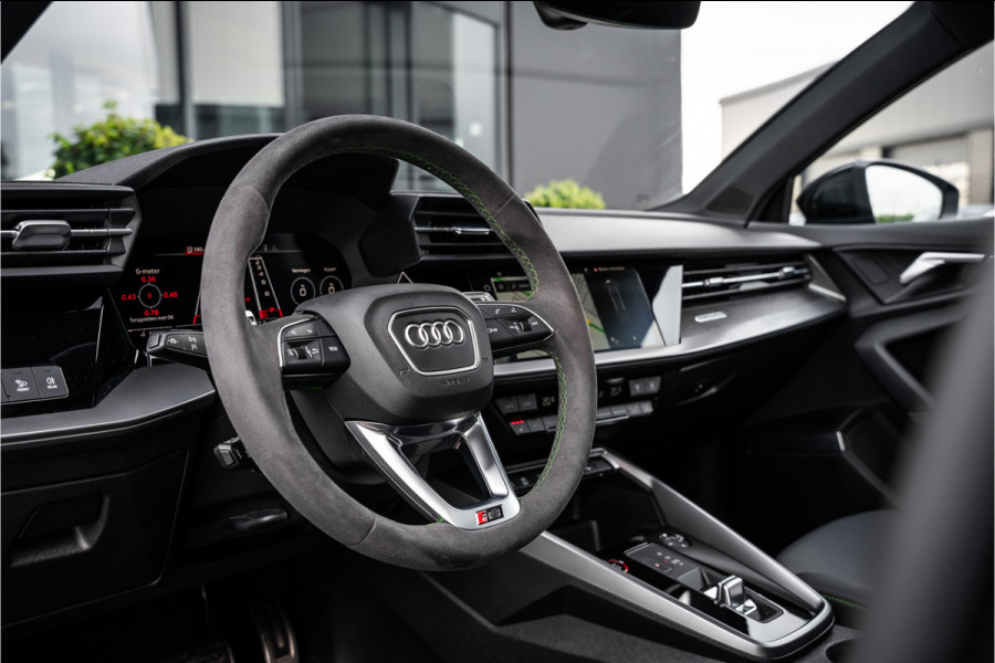 Audi RS3 Sportback 2.5 TFSI quattro - RS Dynamic Pakket | Ceramic l Panorama | B&O | ACC | HUD