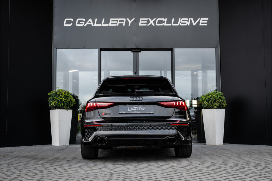 Audi RS3 Sportback 2.5 TFSI quattro - RS Dynamic Pakket | Ceramic l Panorama | B&O | ACC | HUD