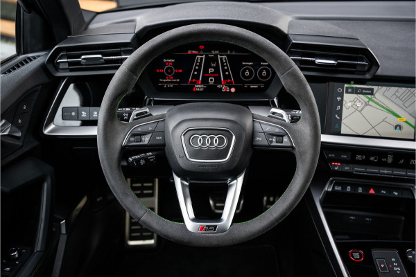 Audi RS3 Sportback 2.5 TFSI quattro - RS Dynamic Pakket | Ceramic l Panorama | B&O | ACC | HUD