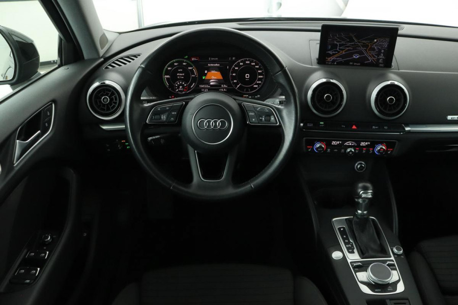 Audi A3 Audi A3 1.4 e-tron Sport | Dealer onderhouden | Stoelverwarming | Cruise control | Xenon | Keyless | Sportstoelen | Bluetooth | Climate control