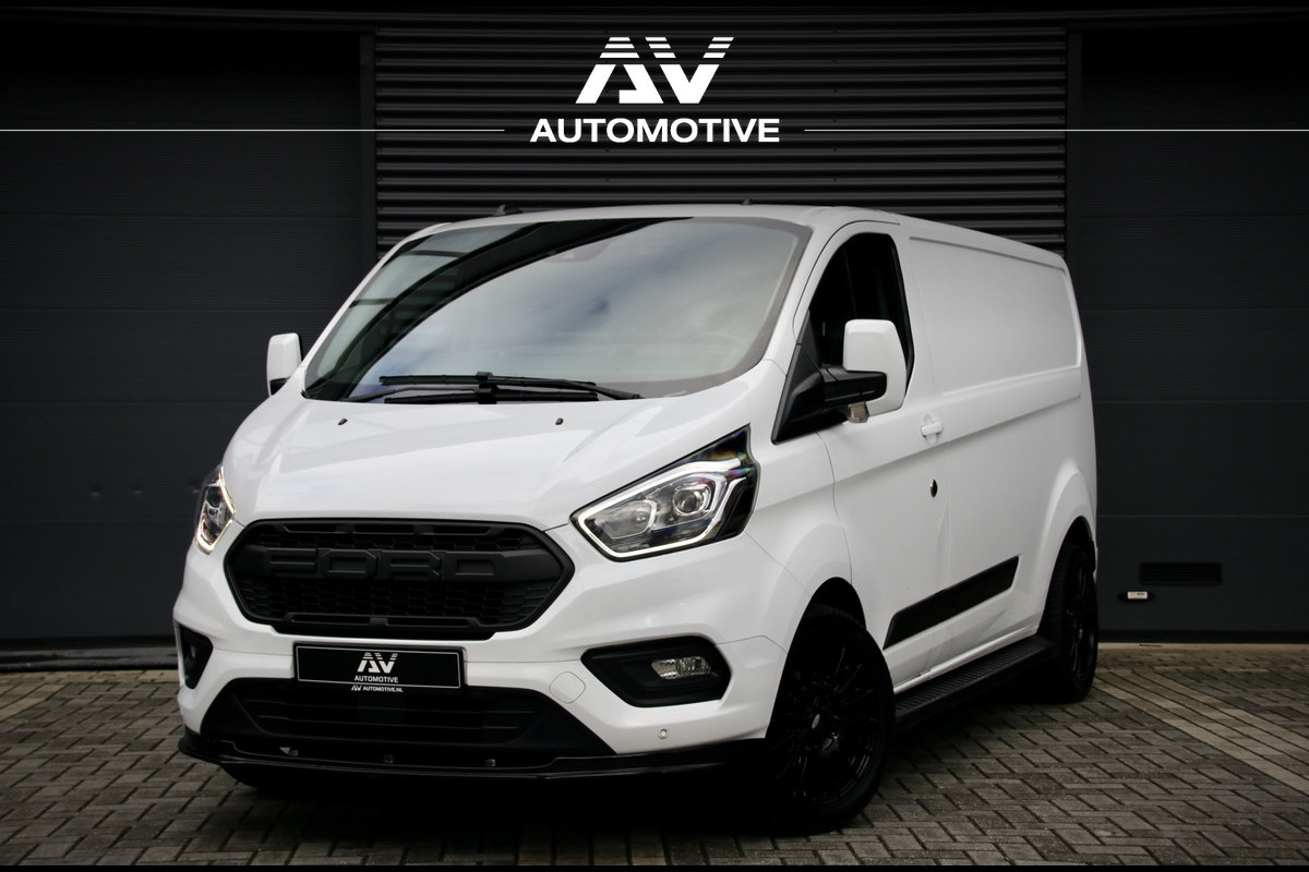 Ford Transit Custom 300 2.0 TDCI L2H1 170PK | Camera | CarPlay | Raptor Edition | Stoelverwarming | Trekhaak | 3-Zitter | Nieuwe APK | Onderhoudsbeurt