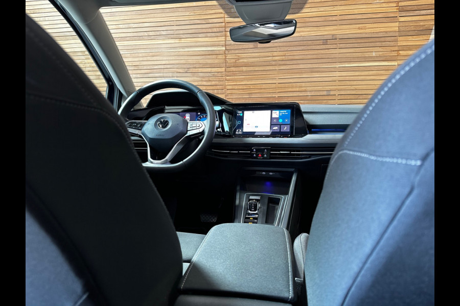 Volkswagen Golf 1.5 eTSI Style | Full Option | PANO | Camera | Head-up | IQ-LED | Ambient | ACC | Carplay | Ergoactive | Trekhaak