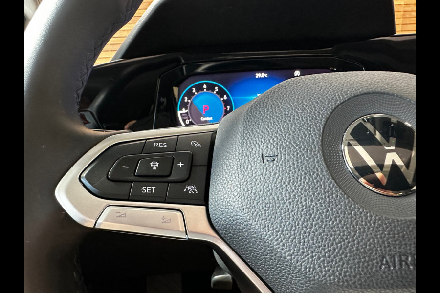 Volkswagen Golf 1.5 eTSI Style | Full Option | PANO | Camera | Head-up | IQ-LED | Ambient | ACC | Carplay | Ergoactive | Trekhaak