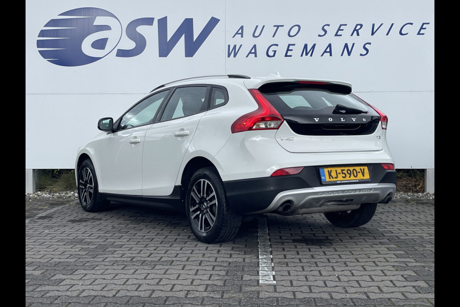 Volvo V40 Cross Country 1.5 T3 Nordic+ / Navi / Trekhaak / Cruise / LED / Clima