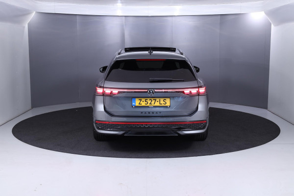 Volkswagen Passat Variant 1.5 eTSI R-Line Business 150 pk Automaat (DSG) | Private lease vanaf € 885,- pm | Verlengde garantie | Blackstyle | Panoramadak | Elektr. trekhaak | Parkeersensoren (Park assist) | Achteruitrijcamera |