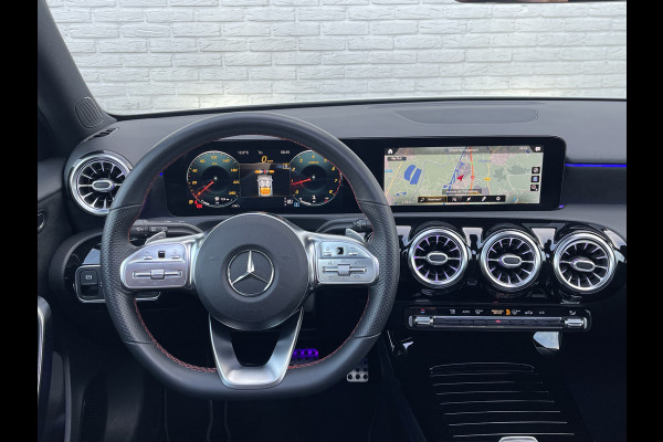 Mercedes-Benz A-Klasse 200 Business Solution AMG | Pano | CarPlay | Camera | LED | DAB+ | 18 inch