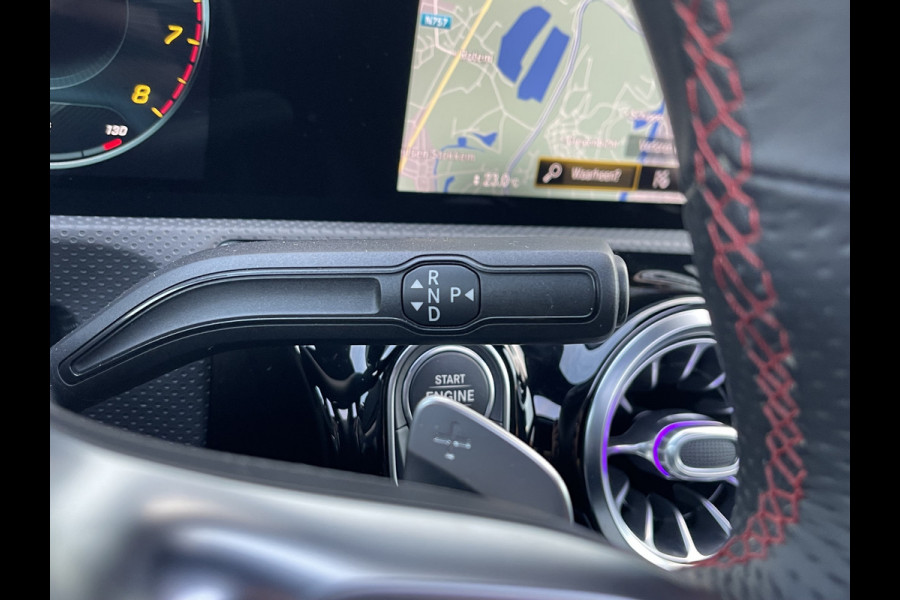 Mercedes-Benz A-Klasse 200 Business Solution AMG | Pano | CarPlay | Camera | LED | DAB+ | 18 inch