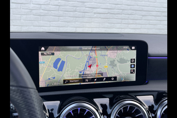 Mercedes-Benz A-Klasse 200 Business Solution AMG | Pano | CarPlay | Camera | LED | DAB+ | 18 inch