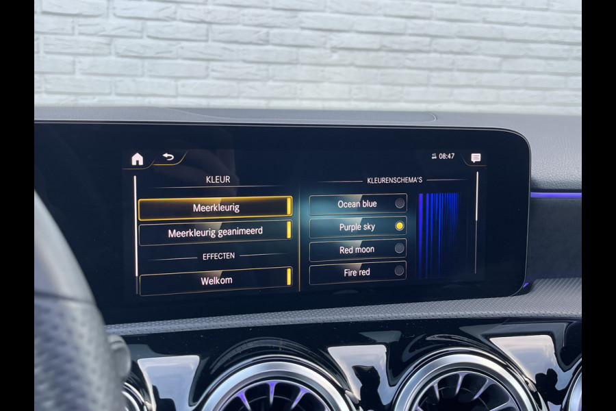 Mercedes-Benz A-Klasse 200 Business Solution AMG | Pano | CarPlay | Camera | LED | DAB+ | 18 inch