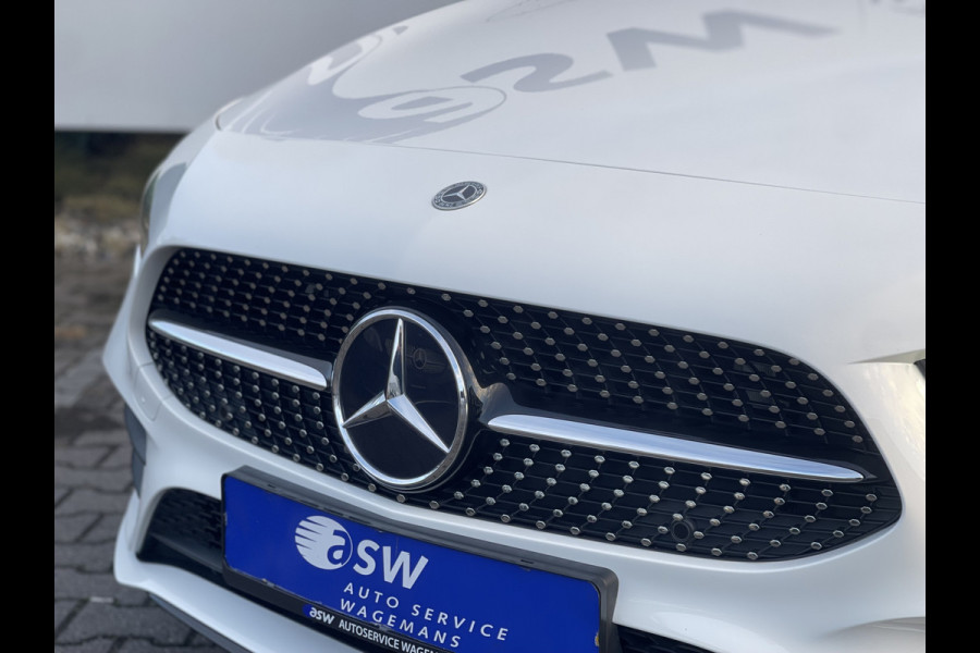 Mercedes-Benz A-Klasse 200 Business Solution AMG | Pano | CarPlay | Camera | LED | DAB+ | 18 inch