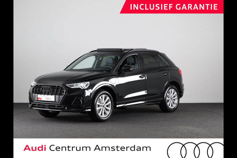 Audi Q3 45 TFSI e S-line 245 pk S-tronic | Verlengde garantie | Navigatie | Panoramadak | Elektr. trekhaak | Achteruitrijcamera | Parkeersensoren (Park assist) |