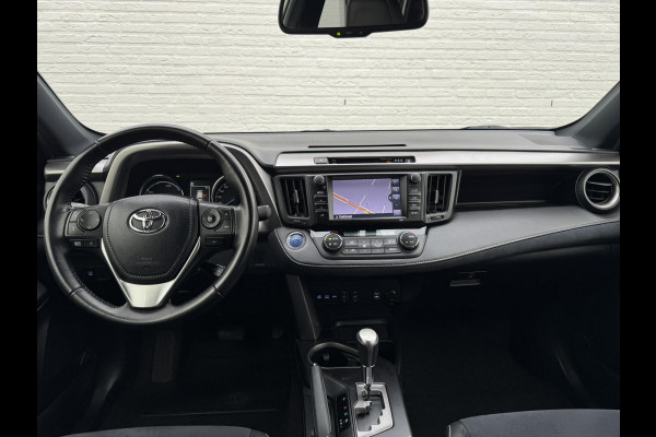 Toyota RAV4 2.5 Hybrid AWD Executive Trekgewicht 1650kg Adaptive cruise control 4 seizoenen banden