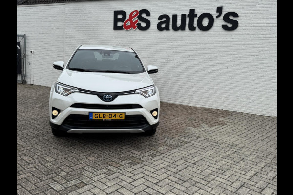 Toyota RAV4 2.5 Hybrid AWD Executive Trekgewicht 1650kg Adaptive cruise control 4 seizoenen banden