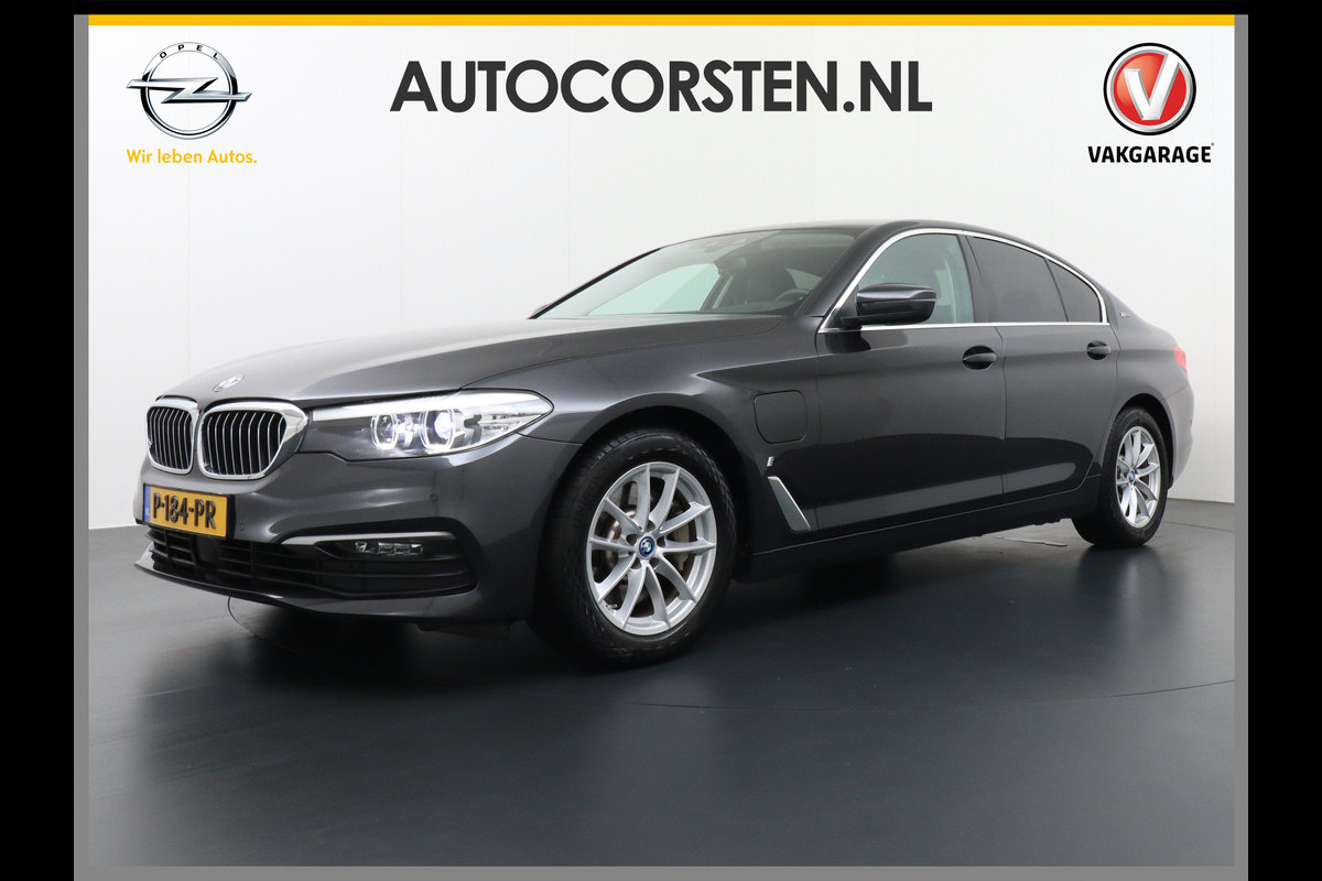 BMW 5 Serie 530e AUT-8 252PK M-Sport Leer-Stoelen+Elektr.+Verwarmd(+achter) Adapt.Cruise Navi-Pro Ecc PDC-A+V Lane Assist Camera Keyless Led A-klep Aut. WiFi Intel.Noodoproep Teleservice ParkAssist Ambience-verlichting Connected drive I-Performance High Executive 420NM 71.000 nieuw