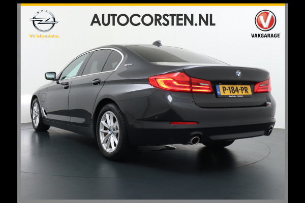 BMW 5 Serie 530e AUT-8 252PK M-Sport Leer-Stoelen+Elektr.+Verwarmd(+achter) Adapt.Cruise Navi-Pro Ecc PDC-A+V Lane Assist Camera Keyless Led A-klep Aut. WiFi Intel.Noodoproep Teleservice ParkAssist Ambience-verlichting Connected drive I-Performance High Executive 420NM 71.000 nieuw