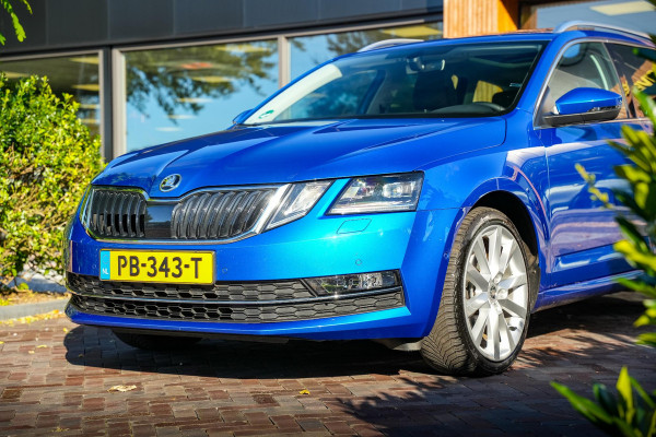 Škoda Octavia Combi 1.4 TSI Greentech Style Business Panodak Leer Alcantara DAB+ Camera Navi Trekhaak Stoelverw.