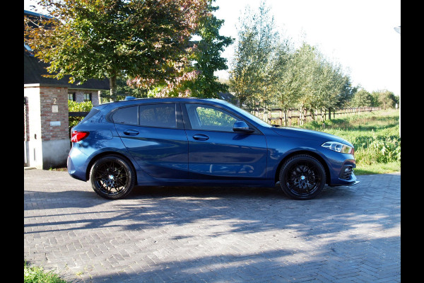 BMW 1-serie 118i Executive Edition | Apple Carplay | Virtual Cockpit | Cruise Control | Navi | LED |