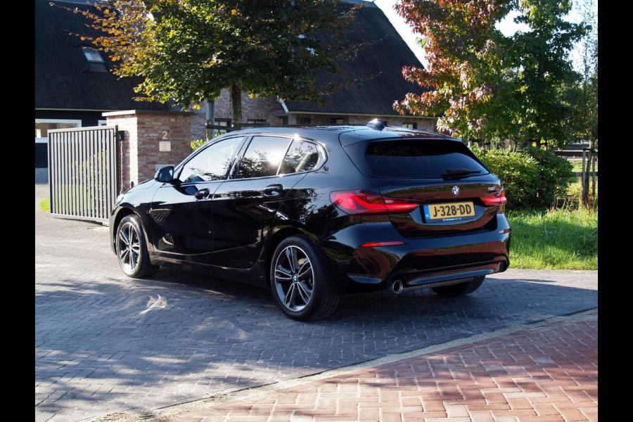 BMW 1-serie 118i Executive Edition | Harman Kardon | Apple Carplay | Cruise Control | LED |