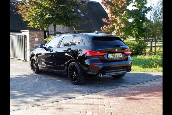 BMW 1-serie 118i Executive Edition | LED Koplampen | 18 Inch | Cruise Control | NL-Auto |