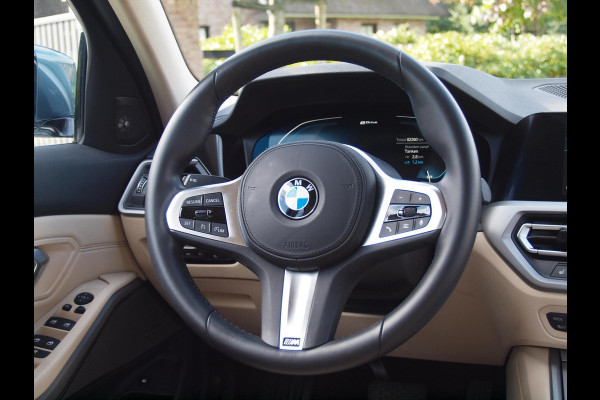 BMW 3-serie 330e eDrive Edition Plug-in Hybride | Harman Kardon | Apple Carplay | Trekhaak | Cruise Control |