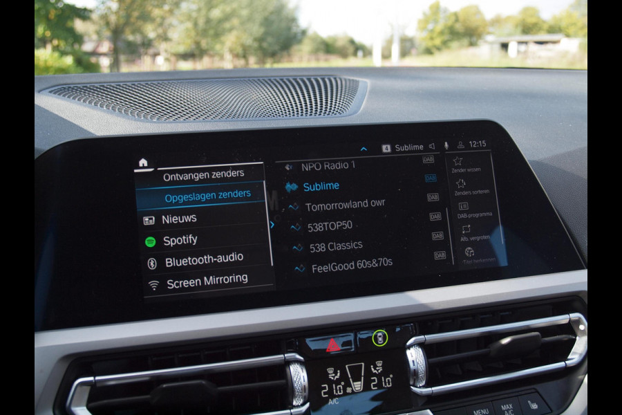 BMW 3-serie 330e eDrive Edition Plug-in Hybride | Harman Kardon | Apple Carplay | Trekhaak | Cruise Control |