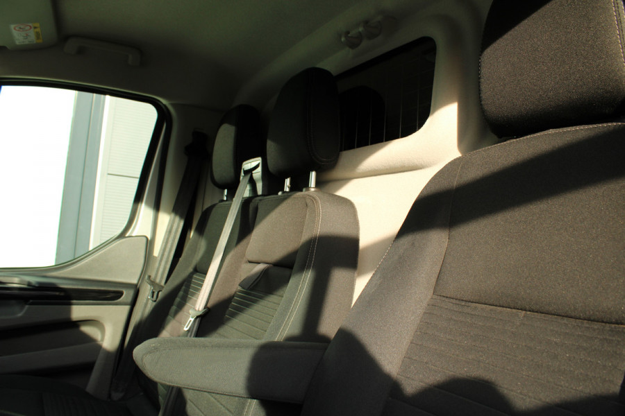 Ford Transit Custom 300 2.0 TDCI L2H1 Limited | Automaat | Trekhaak | BLIS  | Camera | Navigatie