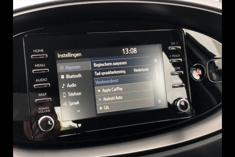 Toyota Aygo X 1.0 VVT-i First | Apple CarPlay/Android Auto, Lichtmetalen velgen, Licht + Regensensor, Parkeersensoren, Stuurbediening