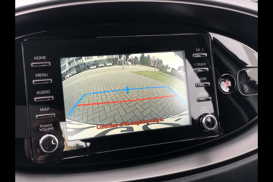 Toyota Aygo X 1.0 VVT-i First | Apple CarPlay/Android Auto, Lichtmetalen velgen, Licht + Regensensor, Parkeersensoren, Stuurbediening