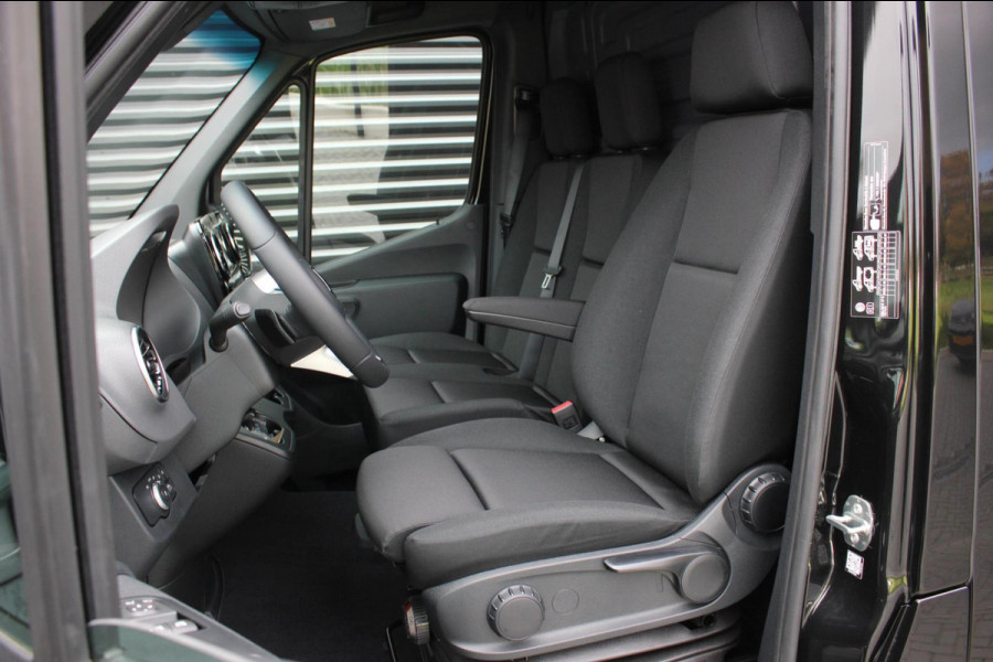 Mercedes-Benz Sprinter 319CDI L2H2 RWD 190PK FULL BLACK JB- EDITION / 3500KG / NEW / DIRECT RIJDEN / NAVIGATIE / PDC / FULL / LED