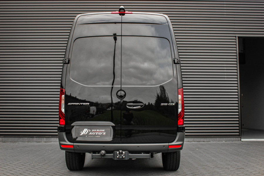 Mercedes-Benz Sprinter 319CDI L2H2 RWD 190PK FULL BLACK JB- EDITION / 3500KG / NEW / DIRECT RIJDEN / NAVIGATIE / PDC / FULL / LED