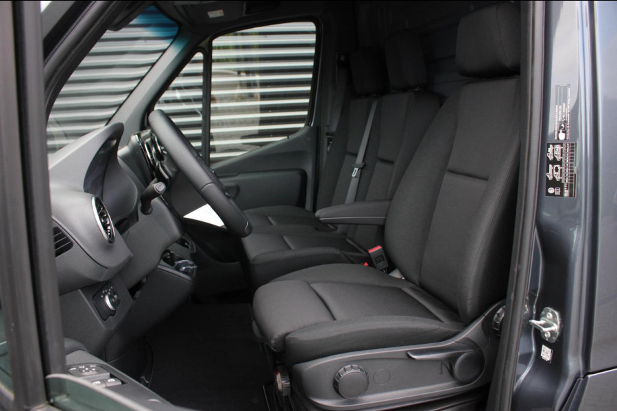 Mercedes-Benz Sprinter 319CDI L2H2 RWD 190PK FULL BLACK JB- EDITION / 3500KG / NEW / DIRECT RIJDEN / NAVIGATIE / PDC / FULL / LED