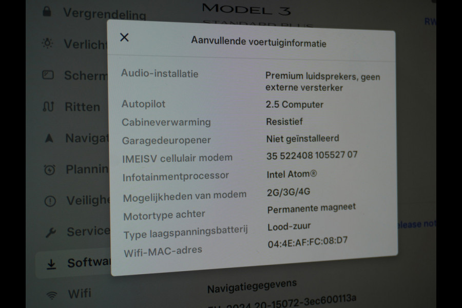 Tesla Model 3 SR+60kWh 325PK Trekhaak AutoPilot FSD.vb Leer PanoDak Adaptive cruise 19" Camera's Elektr.-Stuur+Stoelen+Spiegels+Geheugen+Easy- Ecc Navigatiesysteem full map LED-a+v Comfortstoel(en) ACC Dual-ECC DAB Voorverwarmen interieur via App Keyless via Telefoonsleutel One-Pedal-Drive