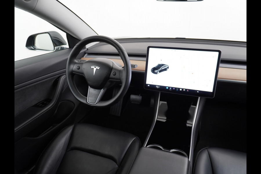 Tesla Model 3 SR+60kWh 325PK Trekhaak AutoPilot FSD.vb Leer PanoDak Adaptive cruise 19" Camera's Elektr.-Stuur+Stoelen+Spiegels+Geheugen+Easy- Ecc Navigatiesysteem full map LED-a+v Comfortstoel(en) ACC Dual-ECC DAB Voorverwarmen interieur via App Keyless via Telefoonsleutel One-Pedal-Drive