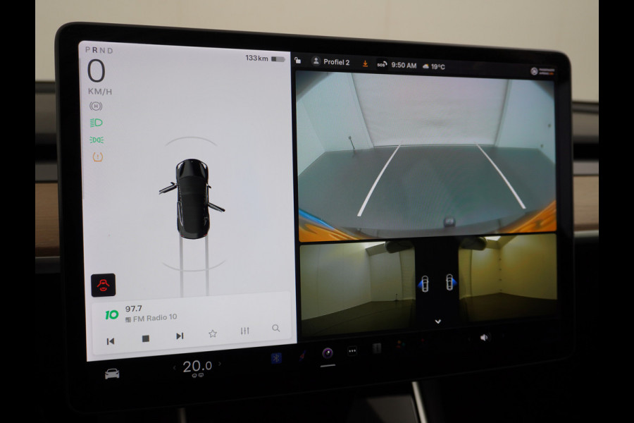 Tesla Model 3 SR+60kWh 325PK Trekhaak AutoPilot FSD.vb Leer PanoDak Adaptive cruise 19" Camera's Elektr.-Stuur+Stoelen+Spiegels+Geheugen+Easy- Ecc Navigatiesysteem full map LED-a+v Comfortstoel(en) ACC Dual-ECC DAB Voorverwarmen interieur via App Keyless via Telefoonsleutel One-Pedal-Drive
