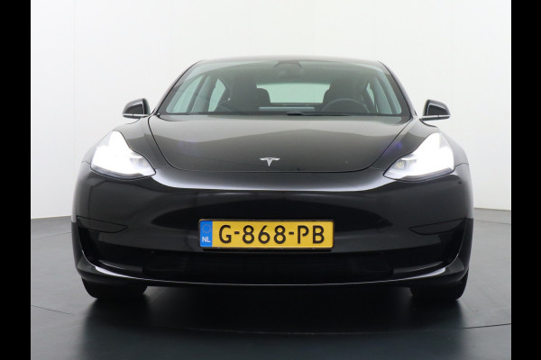 Tesla Model 3 SR+60kWh 325PK Trekhaak AutoPilot FSD.vb Leer PanoDak Adaptive cruise 19" Camera's Elektr.-Stuur+Stoelen+Spiegels+Geheugen+Easy- Ecc Navigatiesysteem full map LED-a+v Comfortstoel(en) ACC Dual-ECC DAB Voorverwarmen interieur via App Keyless via Telefoonsleutel One-Pedal-Drive