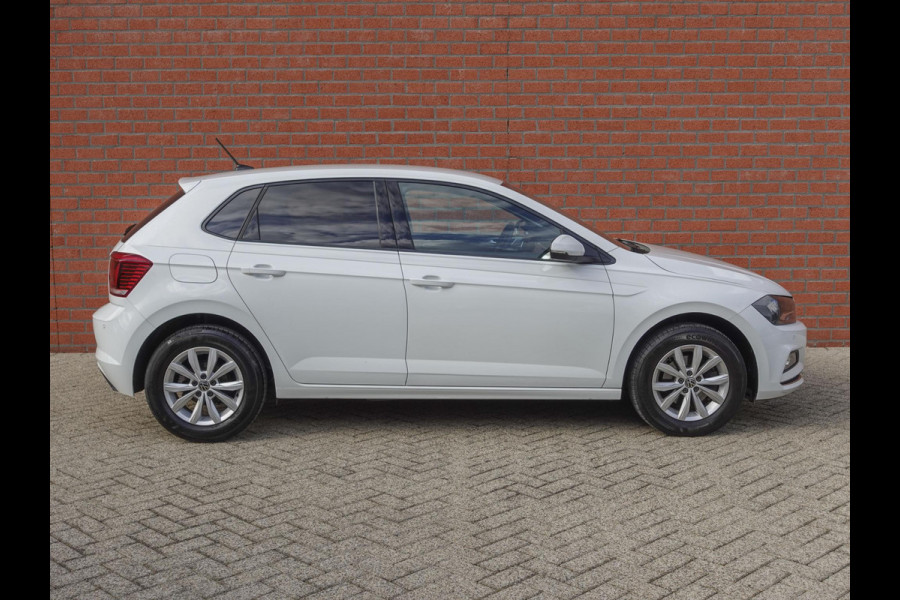 Volkswagen Polo 1.0 TSI 110pk DSG Highline Navigatie Apple Carplay/Android Auto Parkeersensoren Adaptive Cruise Control Stoelverwarming Getinte ramen Climate Control