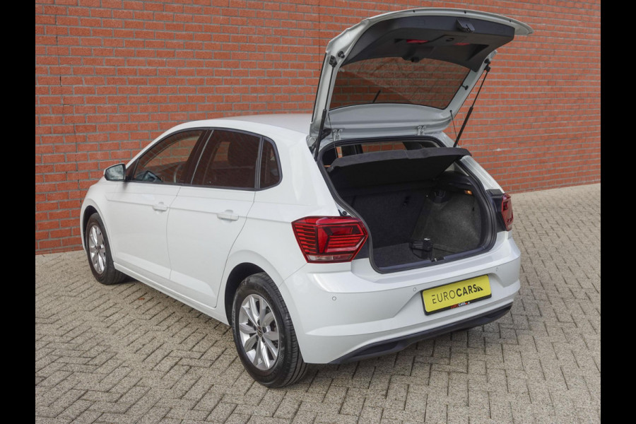 Volkswagen Polo 1.0 TSI 110pk DSG Highline Navigatie Apple Carplay/Android Auto Parkeersensoren Adaptive Cruise Control Stoelverwarming Getinte ramen Climate Control