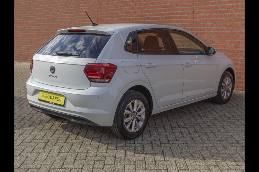 Volkswagen Polo 1.0 TSI 110pk DSG Highline Navigatie Apple Carplay/Android Auto Parkeersensoren Adaptive Cruise Control Stoelverwarming Getinte ramen Climate Control