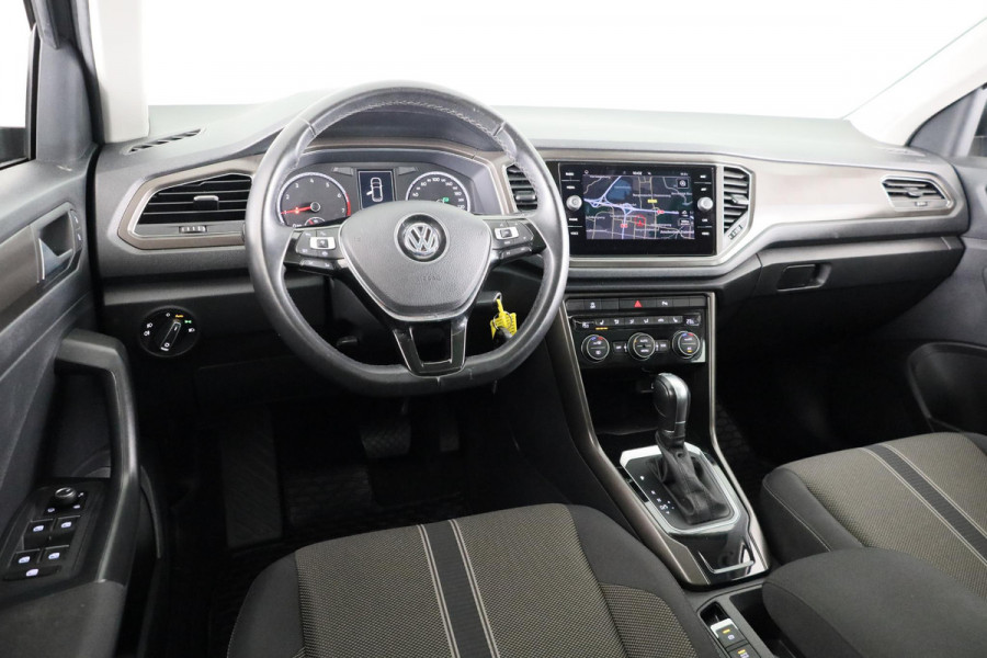 Volkswagen T-Roc 1.5 TSI Style 150 pk | Navigatie | Panoramadak | Camera | Stoelverwarming | Trekhaak