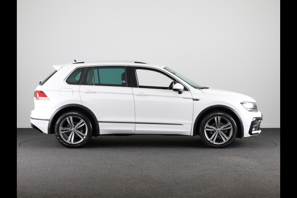 Volkswagen Tiguan 1.4 TSI ACT Highline Business R 150PK | Automaat (DSG) | Navigatie | Winterpakket | Elektrische klep | Digitaal dashboard