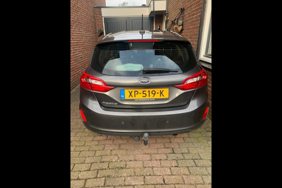 Ford Fiesta 1.0 EcoBoost 100 PK Titanium | Trekhaak | Voorruitverwarming | Adaptieve Cruise Control | Navigatie | B & O Sound | Camera | Climate Control