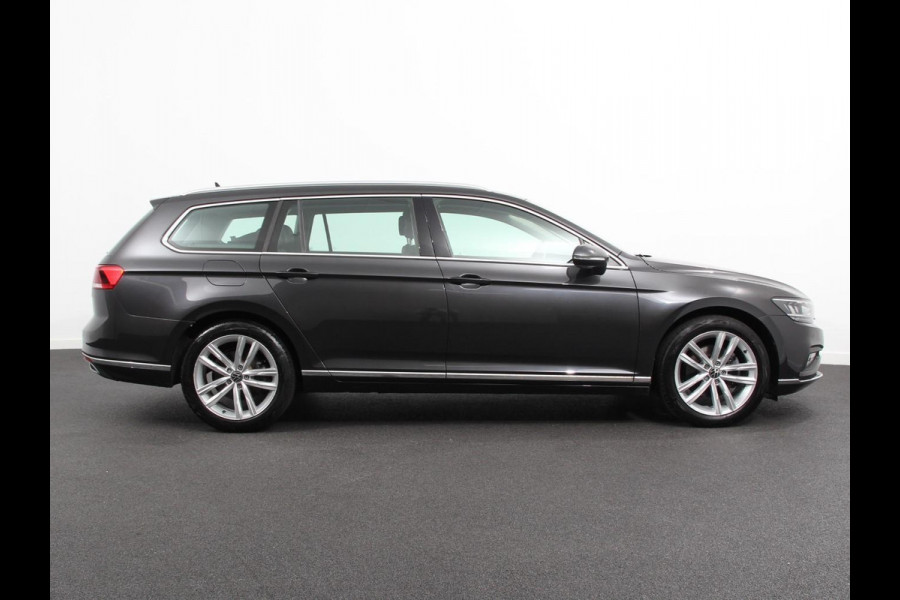 Volkswagen Passat Variant 1.5 TSI 150pk DSG Elegance High | Navigatie | Apple Carplay/Android Auto | Camera | Electrische kofferbak | Climate Control | Dab | Adaptive Cruise Control | Stoelverwarming