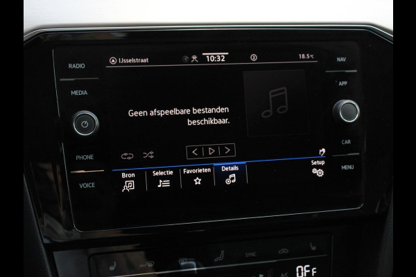 Volkswagen Passat Variant 1.5 TSI 150pk DSG Elegance High | Navigatie | Apple Carplay/Android Auto | Camera | Electrische kofferbak | Climate Control | Dab | Adaptive Cruise Control | Stoelverwarming