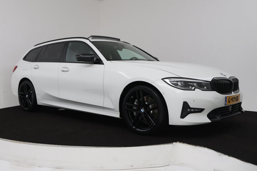 BMW 3 Serie Touring 330i High Executive Edition Automaat (PANO, NAVI, CAMERA, PDC, VIRTUAL, CRUISE, NL-AUTO, DEALER ONDERHOUDEN)