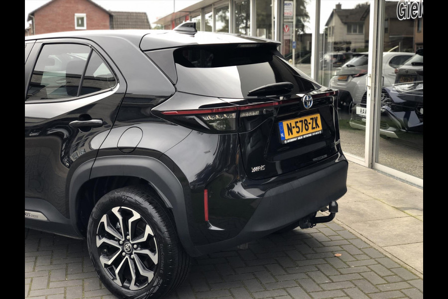 Toyota Yaris Cross 1.5 Hybrid Dynamic | Trekhaak, Apple CarPlay/Android Auto, 17 inch, Keyless, Privacy Glass, Parkeercamera