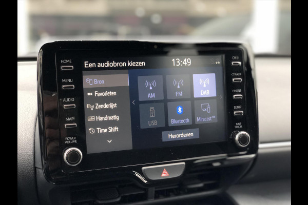 Toyota Yaris Cross 1.5 Hybrid Dynamic | Trekhaak, Apple CarPlay/Android Auto, 17 inch, Keyless, Privacy Glass, Parkeercamera